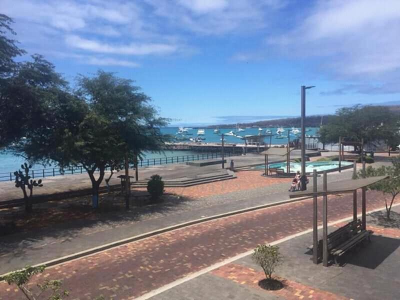 Hostal Albatros San Cristóbal Dış mekan fotoğraf
